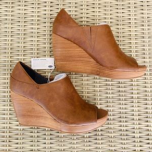 Brand New - Dr Scholl’s Camel Wedges, Size 10
